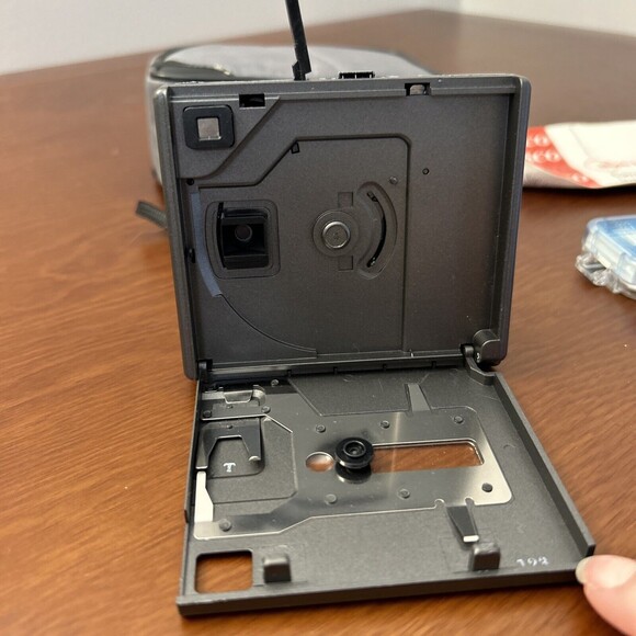 Ansco MEMO Disc HR10 Vintage Compact Pocket Film Camera 12.5mm f/4 lens extras - Picture 7 of 8